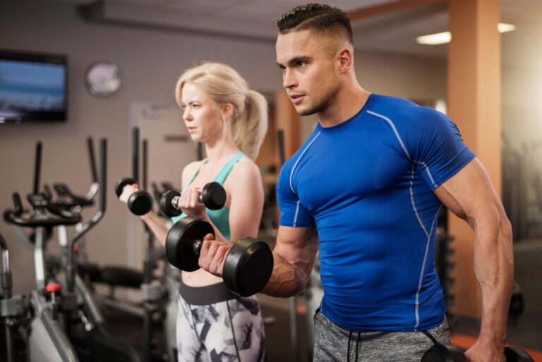 FBW – zasady, zalety i efekty treningu. Kompletny poradnik dla początkujących