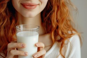 Mleko na zdrowie? Ekspert zdradza, co warto wiedzieć. Fakty mogą zaskoczyć