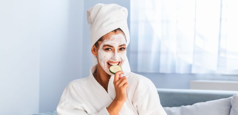 Domowe maseczki, peelingi i toniki – naturalne kosmetyki, które zrobisz sama