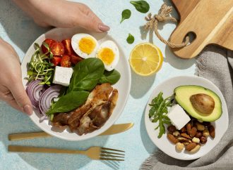 Dieta keto: mity i prawdy. Co działa, a co szkodzi? Poznaj opinię eksperta