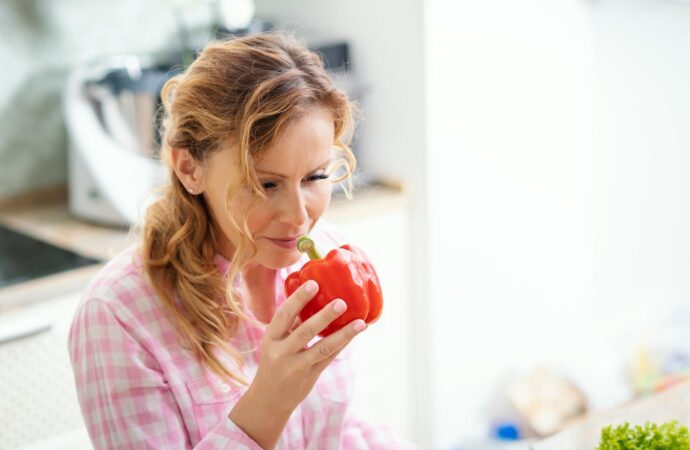 Dieta dla tarczycy: co jeść, a czego unikać, by ją naturalnie wspierać?