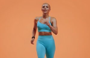 Trening cardio na spalanie tłuszczu. Ćwiczenia bez sprzętu w domu