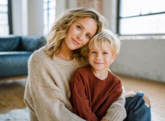 Mindful parenting w erze technologii. Jak wychowywać dzieci z uważnością?