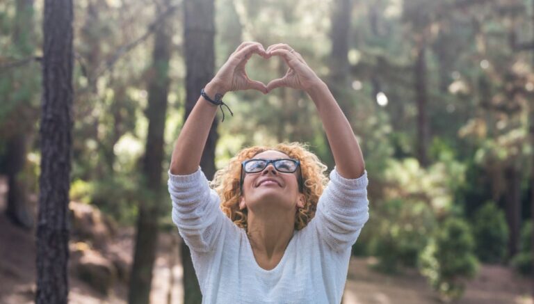 Jak afirmacje wpływają na umysł i ciało? O słowach, które budują wewnętrzną siłę