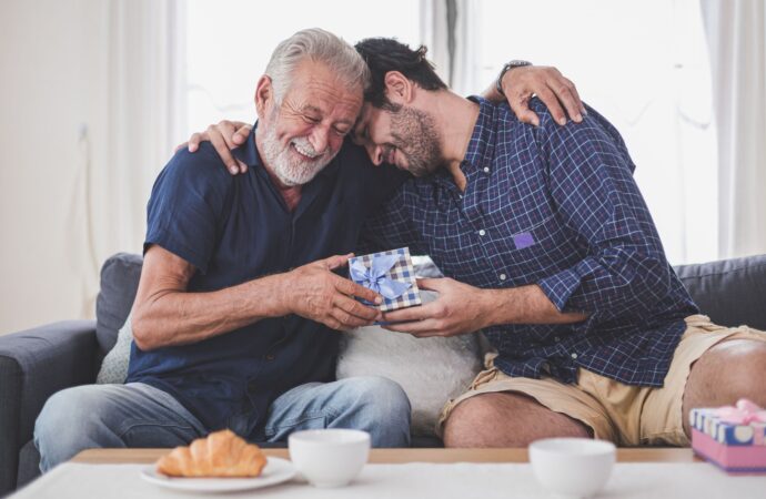 Pomysły na prezent na Dzień Ojca dla aktywnego (lub przyszłego) sportowca