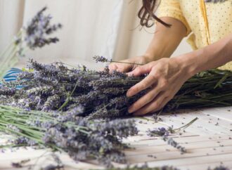 13 nieoczywistych pamiątek z wakacji. Co przywieźć zamiast magnesów?