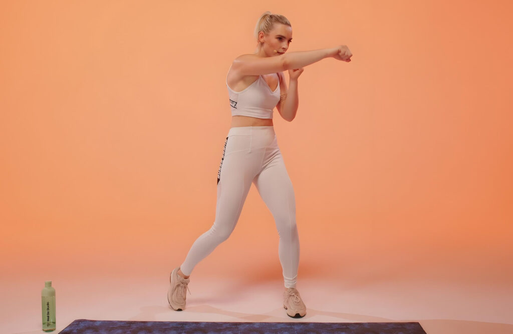 Cardio trening odchudzający z elementami sztuk walki – 30 minut, które zmieniają ciało i nastrój