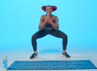 Trening dla początkujących: 10 ćwiczeń full body w domu bez sprzętu