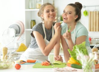 Wegetarianizm i weganizm – jak zbilansować dietę, by była zdrowa, bezpieczna i smaczna? Porady ekspertki