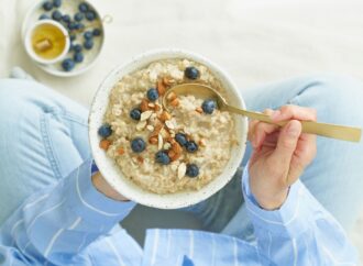 Owsianka to idealne śniadanie czy nie? Sprawdź, co mówi dietetyk