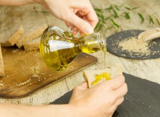 Produkty odmładzające tętnice i rozpuszczające skrzepy. Co i jak stosować codziennie? Rady dietetyka