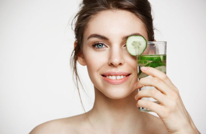 Nowe superfoods: grzyby adaptogenne, moringa i algi. Czy naprawdę są super?