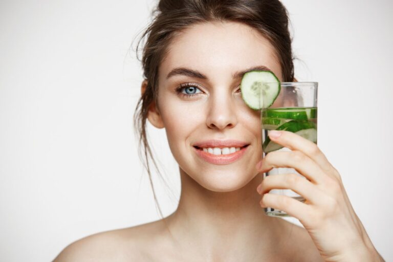 Nowe superfoods: grzyby adaptogenne, moringa i algi. Czy naprawdę są super?