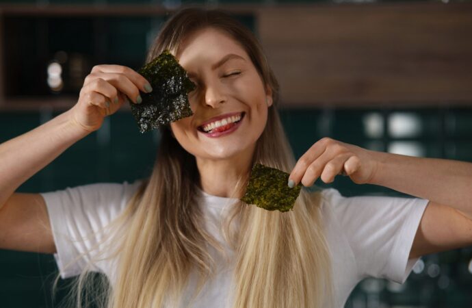 Nowe superfoods: grzyby adaptogenne, moringa i algi. Czy naprawdę są super?