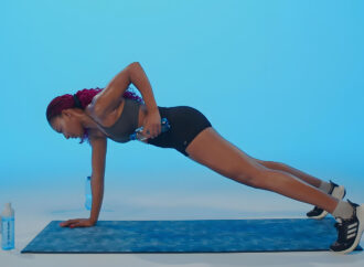 Trening siłowy z ciężarkami – ćwiczenia wzmacniające całe ciało