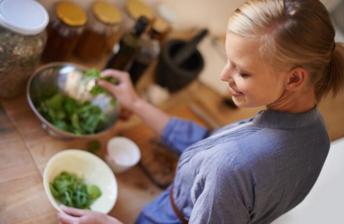 Insulinooporność a dieta: co jeść, czego unikać? Eksperckie porady dietetyka