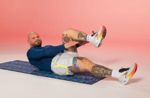 Trening brzucha w domu bez sprzętu – 15 minut, 10 ćwiczeń