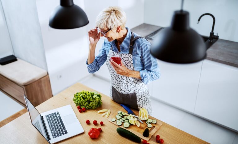 Dieta na nadciśnienie i 7 produktów, które obniżają ciśnienie krwi. Porada dietetyka