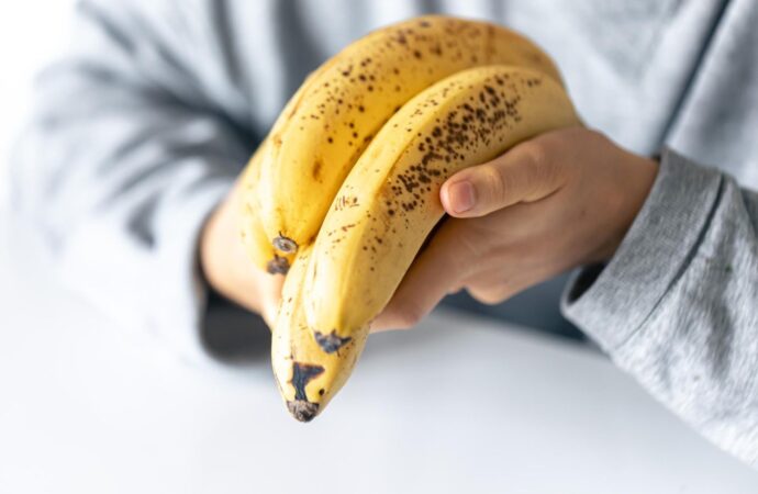 Dieta na dobry nastrój. Co jeść, by naturalnie podnieść poziom serotoniny. Jedzenie dla dobrostanu