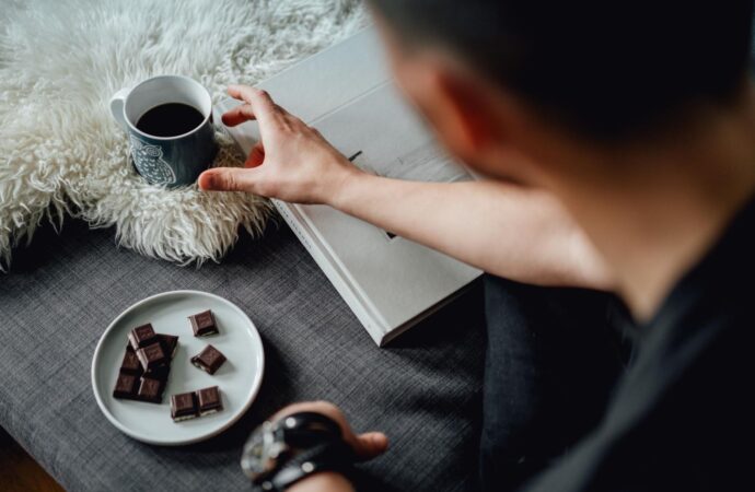 Jedzenie dla dobrostanu: dieta na dobry nastrój. Co jeść, by naturalnie podnieść poziom serotoniny