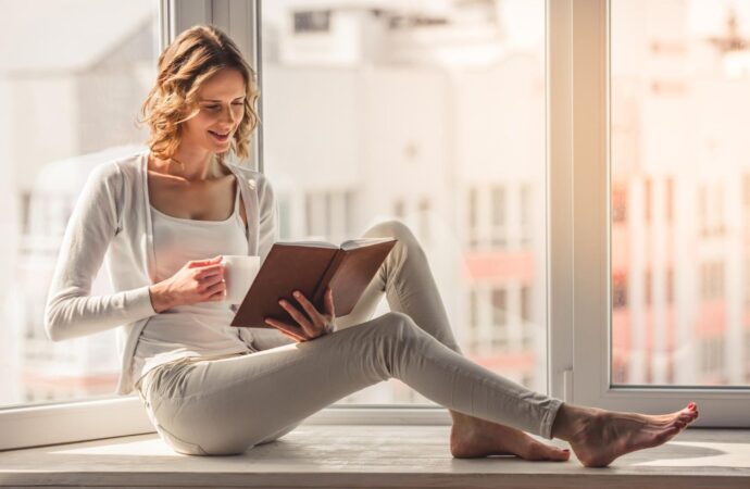 Odkryj książki idealne na długie jesienne wieczory. Kultura i wellbeing