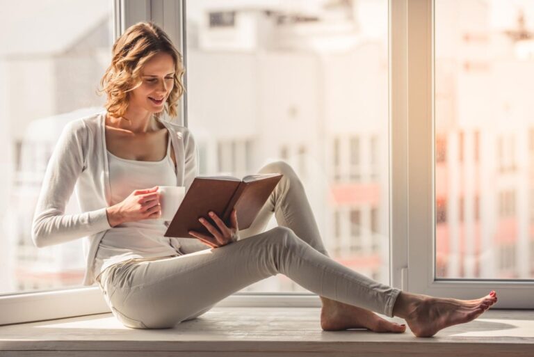 Odkryj książki idealne na długie jesienne wieczory. Kultura i wellbeing