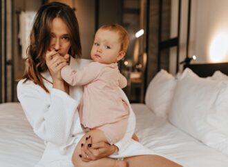 Wellbeing po porodzie: jak dbać o siebie, gdy jesteś mamą? Nie jest to trudne, serio!