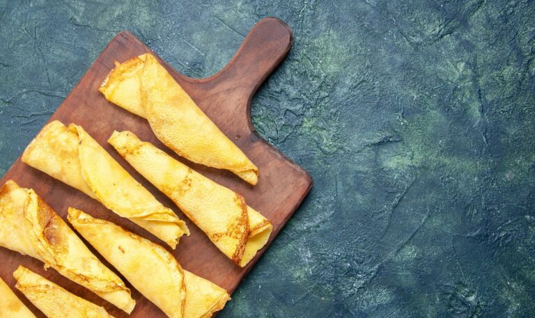 Naleśniki dyniowe z twarożkiem waniliowym. Przepis na śniadanie i deser