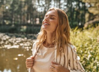 Proste nawyki na dobry nastrój. Co robić, by wspierać hormon szczęścia?
