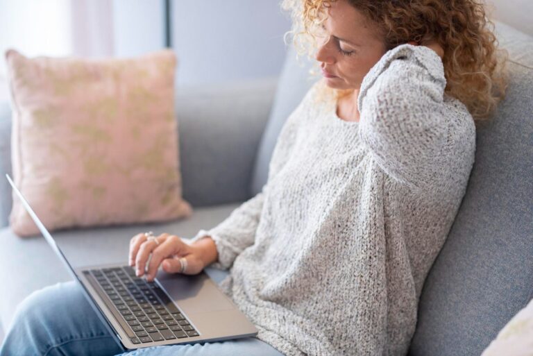 Sztuczna inteligencja w psychoterapii i psychologii: szansa czy pułapka?