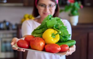 Trzy proste zmiany w diecie na zdrowe tętnice. Sprawdź, co radzi dietetyk