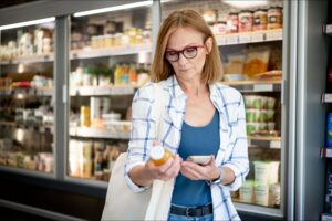 5 produktów z Biedronki, których lepiej unikać. Nie chodzi tylko o kalorie!