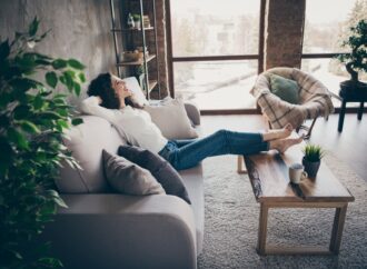 Minimalizm w życiu: zobacz, jak uprościć codzienność i zyskać spokój