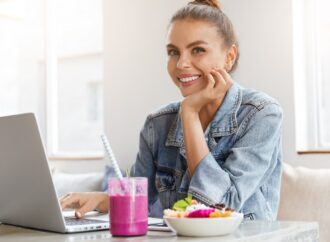 Zdrowe przekąski w pracy: szybkie pomysły i proste przepisy na zdrowie