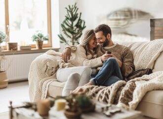 Perfekcyjnie nieidealne święta: dlaczego warto… odpuścić świąteczne porządki