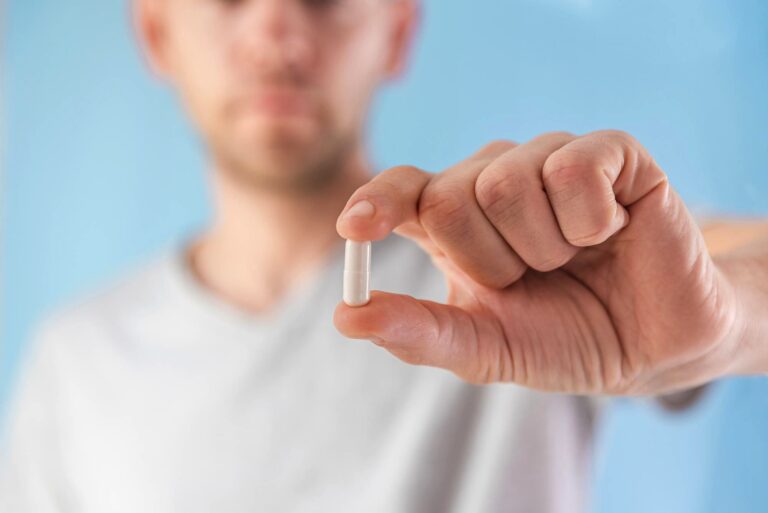 Probiotyki: szczepy, które warto znać. Na co i kiedy pomagają? Opinia eksperta