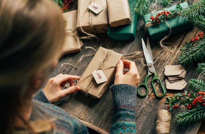 Pakowanie prezentów świątecznych w duchu mindfulness: pięknie, eko, czule