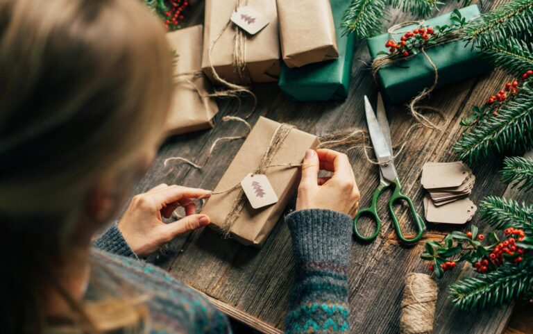 Pakowanie prezentów świątecznych w duchu mindfulness: pięknie, eko, czule