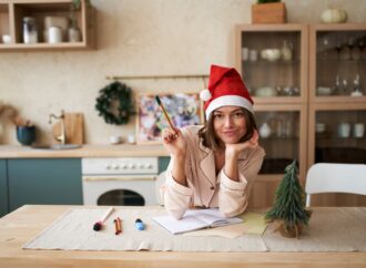 Jak przygotować święta bez stresu? Grudniowe strategie wellbeingowe