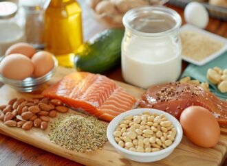 Białko na redukcji: dlaczego nie chudniesz. 7 faktów i rady dietetyka