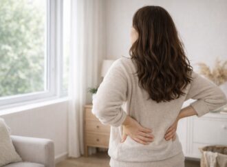 Co zrobić, gdy bolą plecy? Treningi i ćwiczenia na kręgosłup, które pomagają  