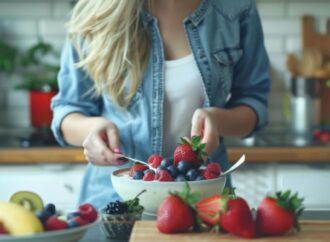 Jak wzmocnić układ immunologiczny? Co jeść na odporność? Rady dietetyka