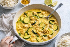 Szybkie i proste curry kokosowe. Prosty obiad Low Carb (także w wersji wege)