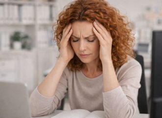 Nietypowe objawy niedoboru magnezu. 5 oznak, których nie warto lekceważyć