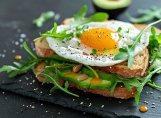 Pomysły na śniadania low carb: szybkie, proste przepisy na słodko i wytrawnie