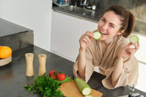 5 sposobów na obniżenie poziomu cukru we krwi po posiłku. Porady dietetyka