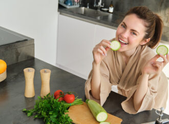 5 sposobów na obniżenie poziomu cukru we krwi po posiłku. Porady dietetyka