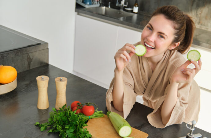 5 sposobów na obniżenie poziomu cukru we krwi po posiłku. Porady dietetyka