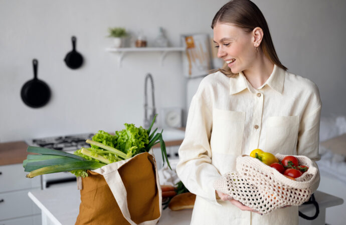 Jak kupować jedzenie? Poznaj 10 zasad dietetyka na sprytne zakupy spożywcze