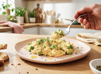 Szybkie posiłki low-carb (do 20 minut). Pomysły na 10 prostych i sycących dań